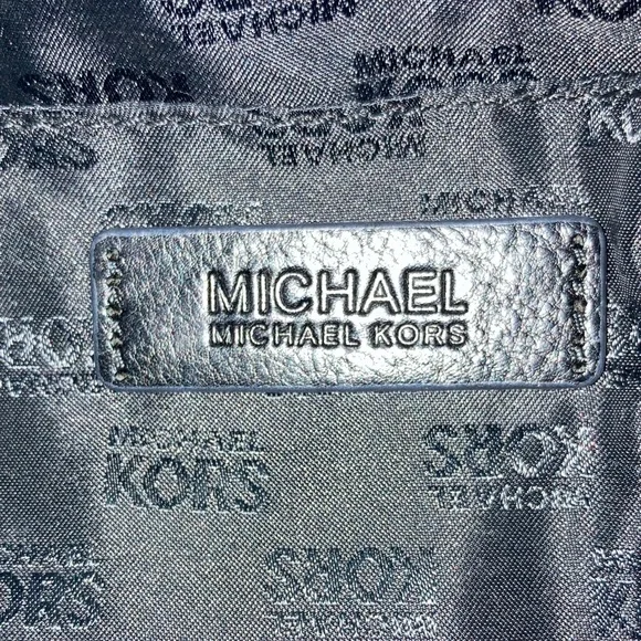 Michael Kors Signature Black and Tan Tote - Picture 2 of 10